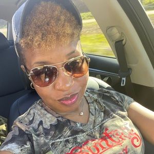 Meet your Posher, Miranda